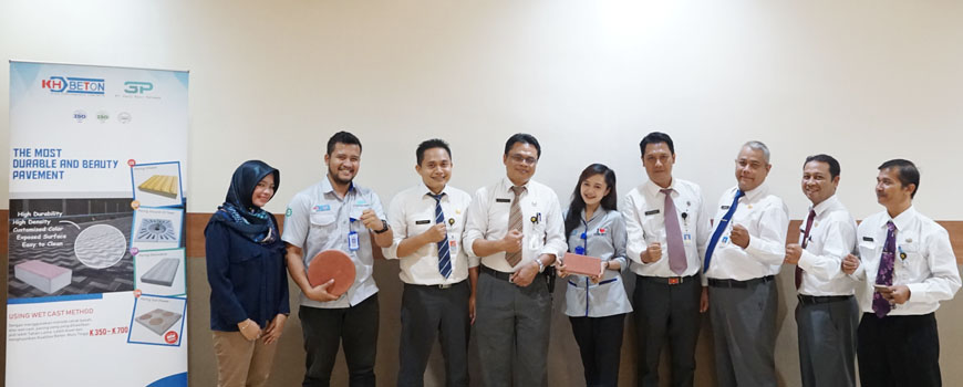 Pengenalan Paving Block dengan Metode Wet Cast pada RSUD Kab Sukoharjo