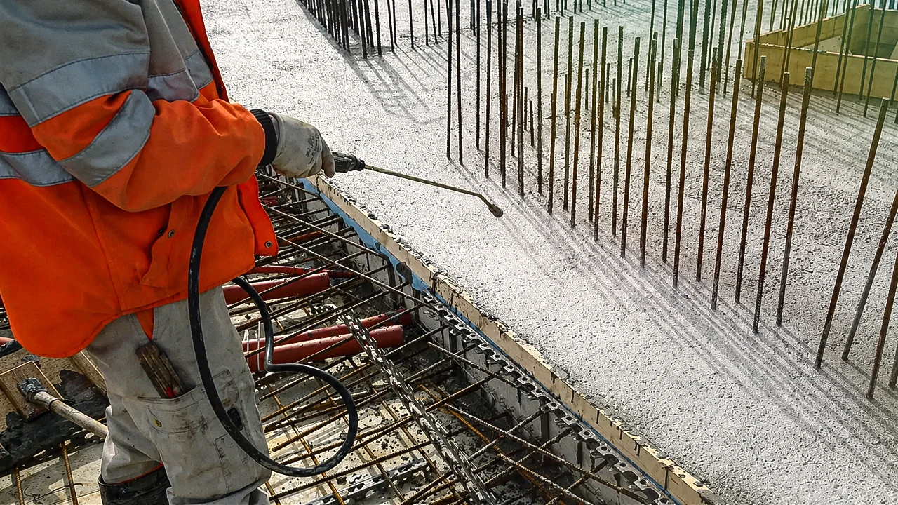 Cara Merawat Beton Ready Mix agar Tidak Cepat Retak setelah Pengecoran